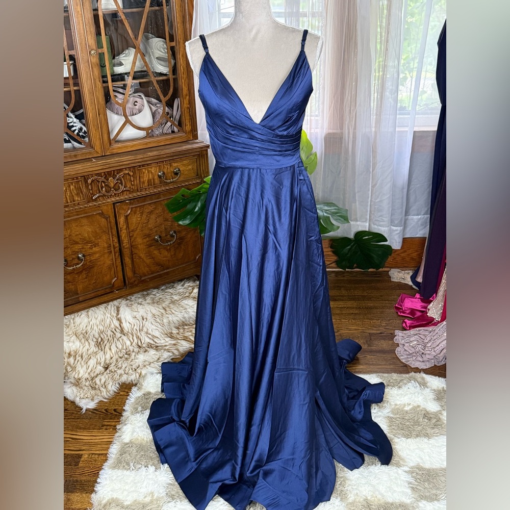 La Femme NWOT Deep V-Neck High Slit Simple Prom A-Line Gown in Navy